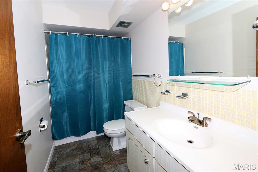 Bridgecrest Estates 1 Condo - Residential