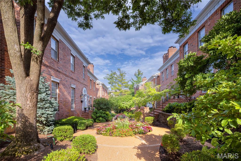 Commons Condo Ph 1 The - Residential