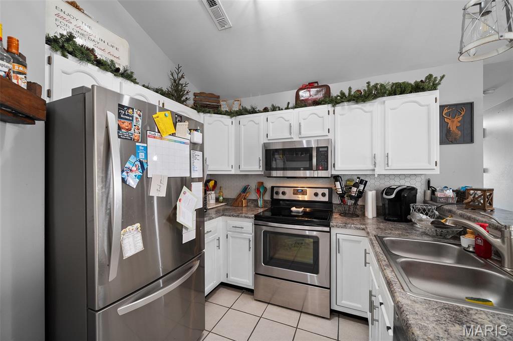Spring Hill Farm Condo 13th - Residential