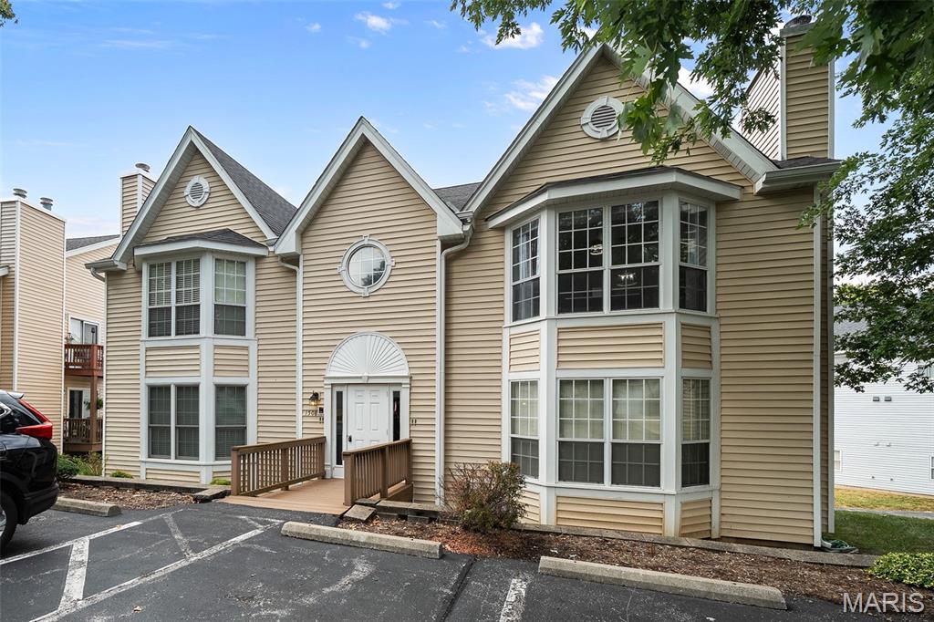 Welcome to 1508 Whispering Creek Drive, a comfortable and low-maintenance condo tucked into the sought-after Spring Hill Farm neighborhood in Ballwin, MO ideal for first-time buyers, downsizers, or investors looking for a turnkey property in a convenient West County location.