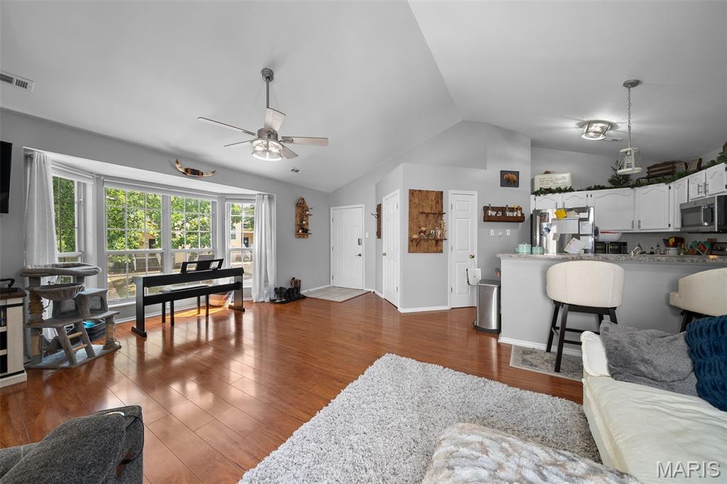Spring Hill Farm Condo 13th - Residential