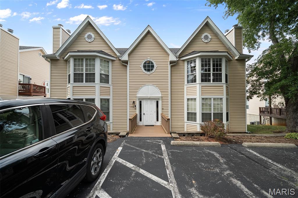 Spring Hill Farm Condo 13th - Residential