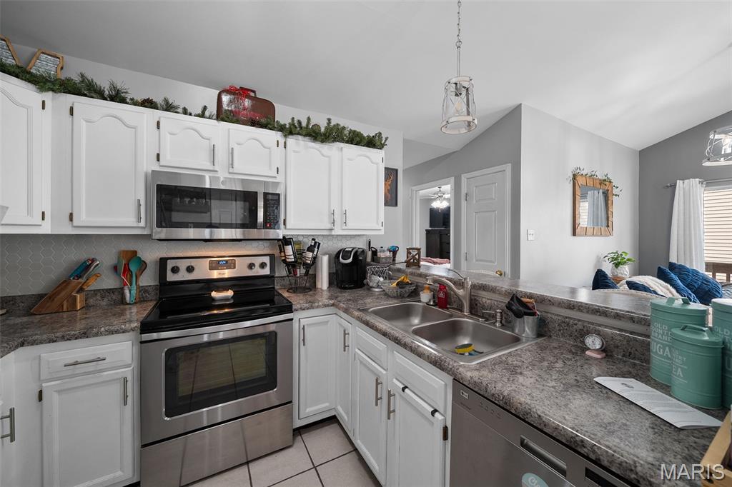 Spring Hill Farm Condo 13th - Residential