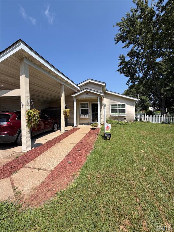 Updated 3 BDRM, 1 BTH ranch home on HUGE lot in quiet cul de sac. Located in the heart of Hazelwood West school district. Large bedrooms, new laminate floors, updated kitchen with butcher block counters and new 42" luxury cabinets. Updated full bath.