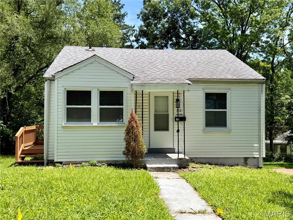 Welcome home to this beautifully updated 3-bedroom, 1-bath bungalow that blends modern upgrades with classic charm. Recently Renovated, this home is move-in ready and perfect for anyone looking for comfort, convenience, and space—inside and out.

Property Highlights
• 3 Spacious Bedrooms
Two bedrooms on the main level + a fully finished bedroom in the walkout basement, offering extra privacy and flexibility.

• Updated Throughout
Fresh paint, brand-new flooring, and clean, bright finishes throughout the home.

• Bright Living Spaces
Large windows fill the home with natural light, giving every room a warm, inviting feel.

• Walkout Basement
A large bonus space with a dedicated bedroom, storage options, and direct access to the backyard.

• Large Backyard
Perfect for relaxing, entertaining, or simply enjoying your own private outdoor escape.

Prime Location

You’ll love the convenience, this home is ideally located minutes from major highways and public transportation, making daily commuting a breeze.
Also situated close to shopping, restaurants, grocery stores,  and everyday essentials, giving you quick access to everything you need.

Off-street parking
Quiet, established neighborhood
Move-in ready condition

 $50 Application Fee for Adults (18+) who will be occupants. FULL-TIME STUDENTS living with their parents are not required to fill out an application unless their income or credit is to be considered as part of the application.
Rental Qualifications: 
Credit Score: 620+ First month's rent and deposit (2x rent to move in) 580-620 First month's rent and double deposit (3x rent to move in) 550-580 First month's rent, last month's rent, and double deposit (4x rent to move in) Below 550 may be possible to work something out, but you will be required to come up with additional months rent. *Bankruptcies, foreclosures, short sales, etc. may require additional months rent. *No Criminal Record *Previous rental history must be clean *3x the rent for income