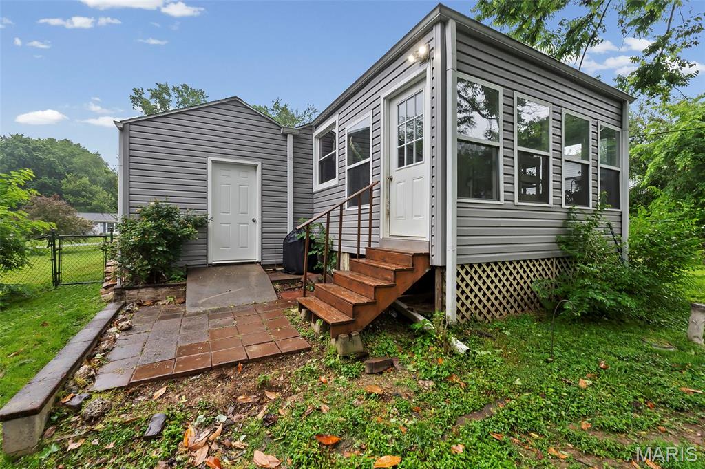 Tuck - Residential