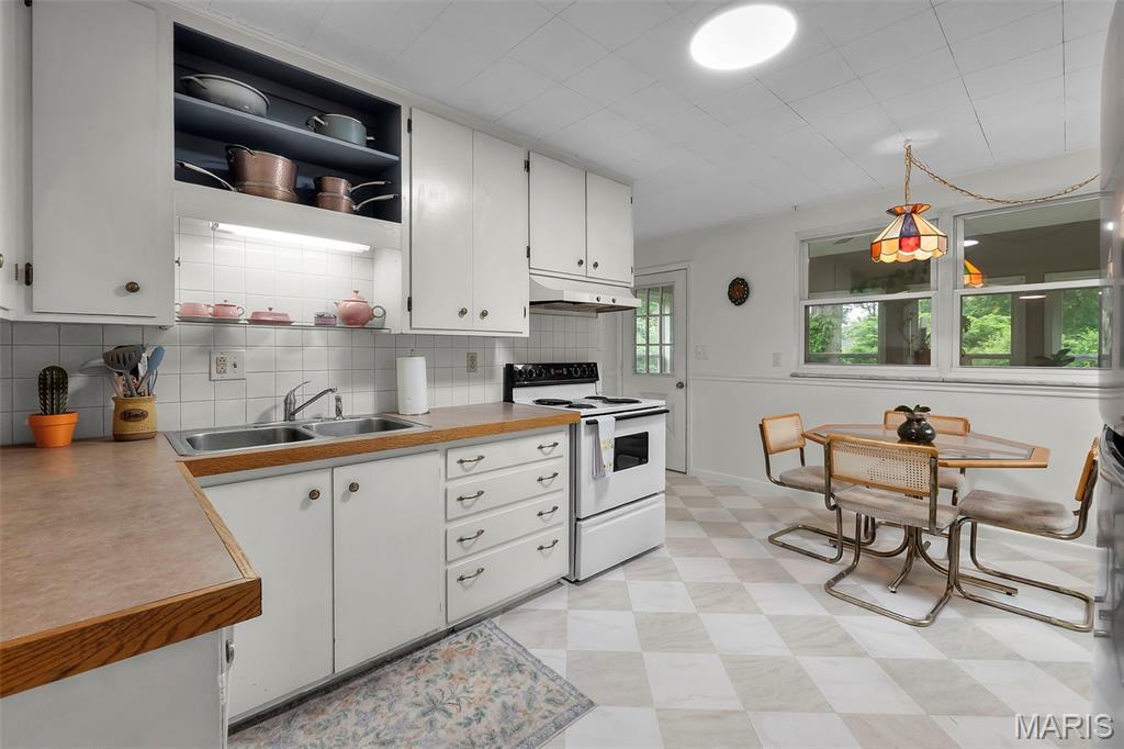 Tuck - Residential