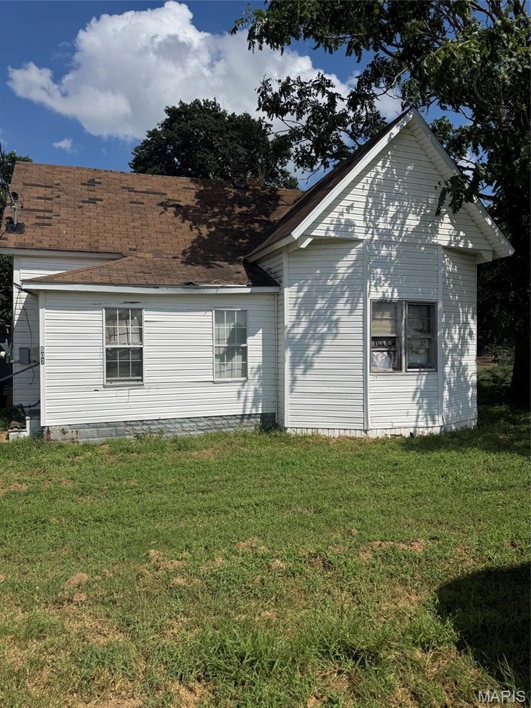 602 South Anthony Street, Kennett, MO.  Looking for a project with potential? This fixer-upper is ready for someone with vision and a little elbow grease!

? Property features:
• ?? Fixer-upper — needs work
• ?? Includes TWO additional lots!
• ??? Convenient paved road access
• ?? Great opportunity for an investor, builder, or buyer looking to create something of their own!
Bring your ideas and turn this property into something special! ????