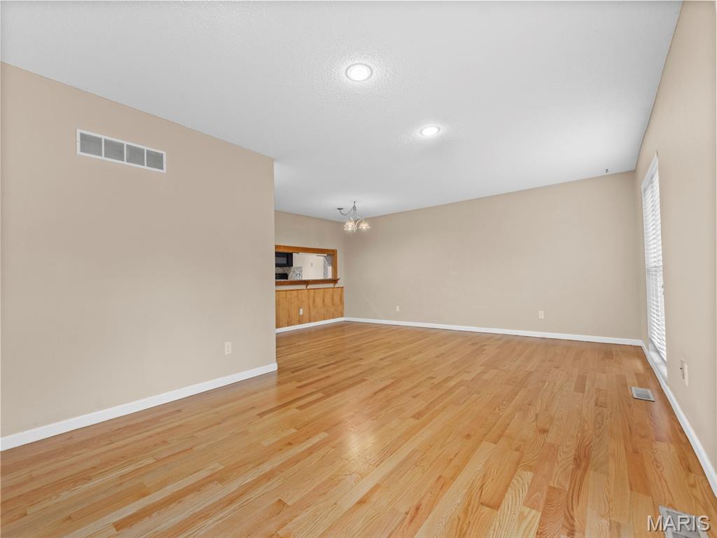 Beau Jardin Twnhms A Condo - Residential