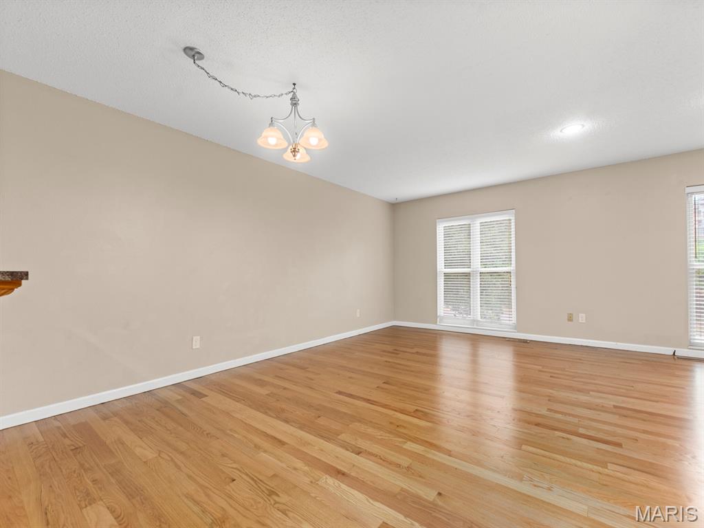 Beau Jardin Twnhms A Condo - Residential