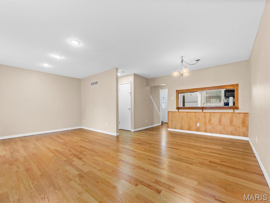 Beau Jardin Twnhms A Condo - Residential