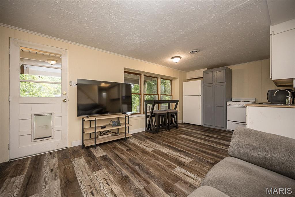 Cedar Hill Lakes 02 - Residential