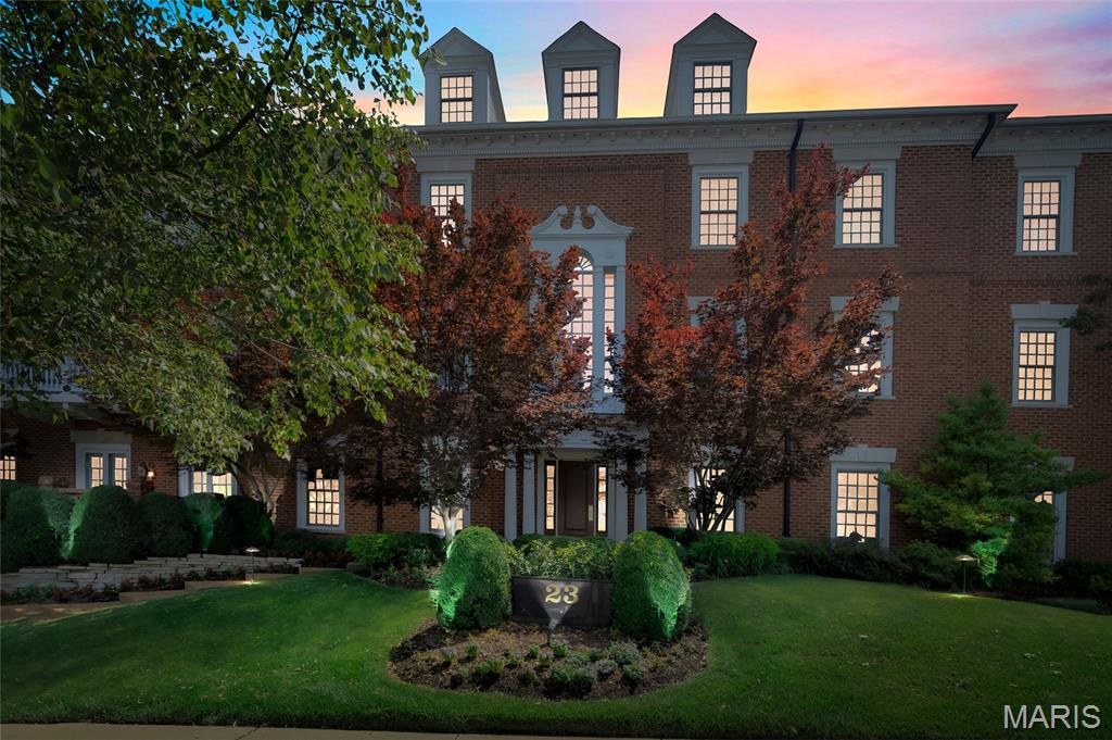 Richmond Place Condo - Residential