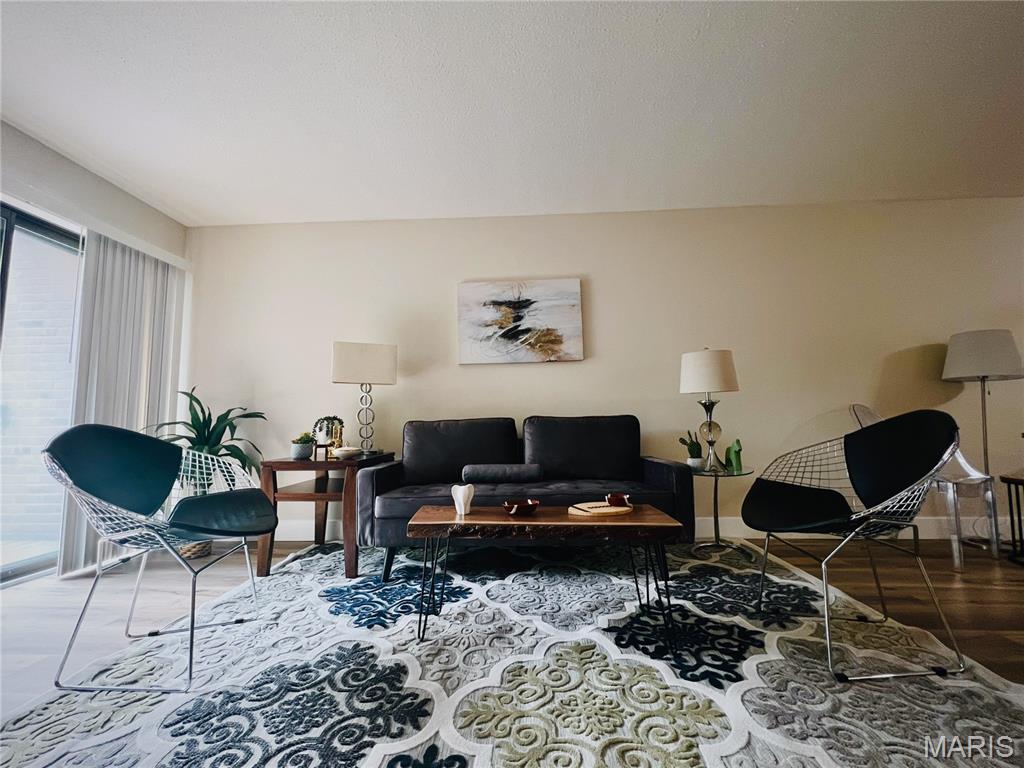 Coeur De Royale Condo Ph 4 Bldg - Residential