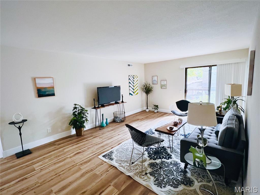 Coeur De Royale Condo Ph 4 Bldg - Residential