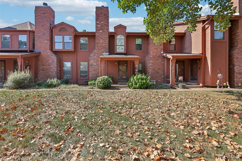 Ready for a new owner! This spacious 2-bedroom, 3-bath townhome in St. Charles offers an open, flexible layout with plenty of room to live and entertain. The main level features a large living room with a wood-burning fireplace, a large open kitchen, convenient main-floor laundry, and a wet bar perfect for entertaining.

Upstairs, you'll find two large bedrooms, a full bathroom, half bath, and a large loft that provides flexible space for a home office, sitting area, or additional living space. The finished basement adds even more room for a family room, recreation area, media space, or hobbies.

A 2-car garage provides plenty of parking and storage. Enjoy access to Chateau Country Club amenities, including indoor and outdoor swimming pools, tennis and basketball courts, fitness center, and clubhouse. Whether you're relaxing at home or taking advantage of the community amenities, this townhome offers the space, flexibility, and lifestyle today's buyers are searching for.