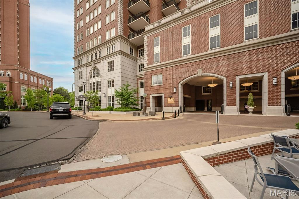 Plaza In Clayton A Condo The - Residential