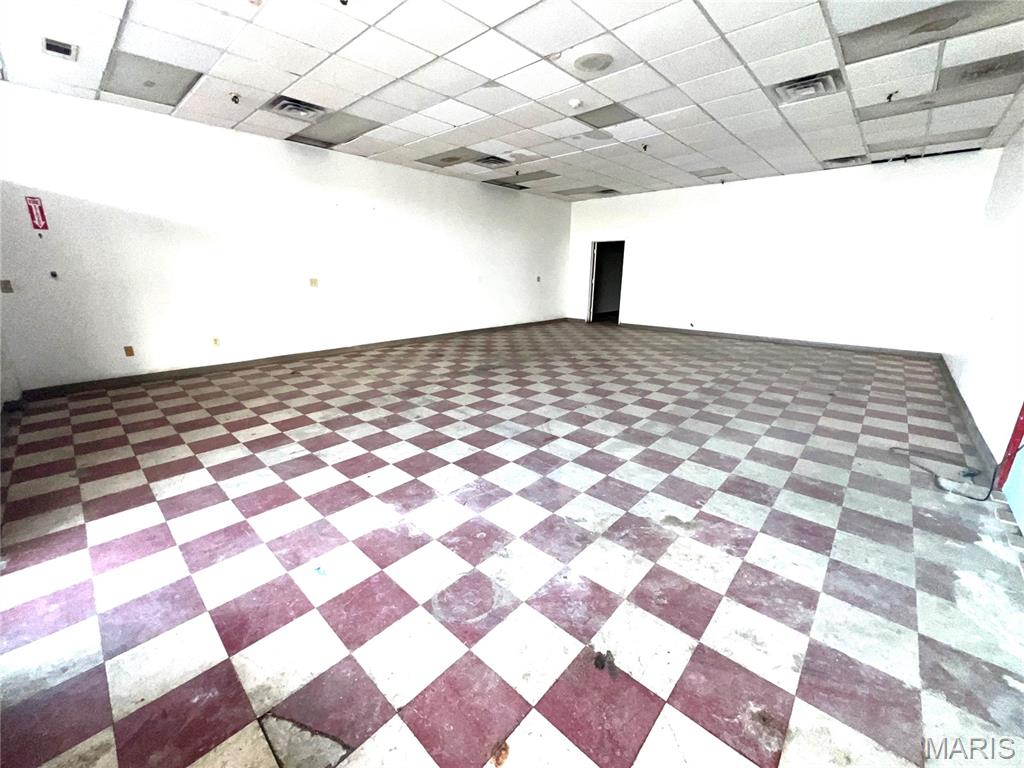 Previously a dining area for a restaurant that was Nextdoor. Possibilities are endless. Over 1,600 sqft of space in a high traffic area.. This space is ready for your final touches and business.