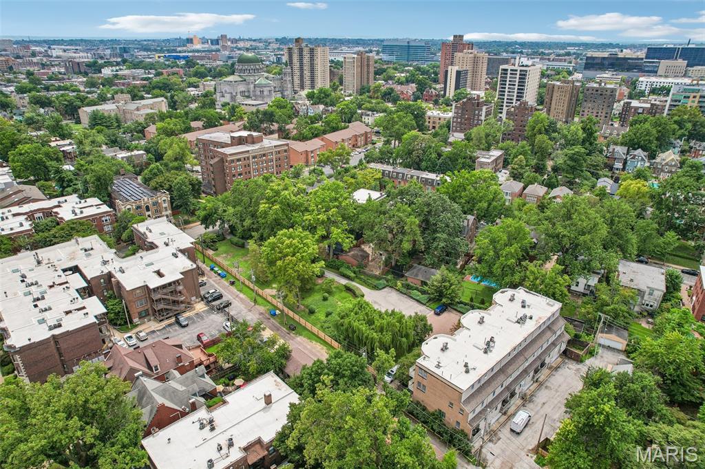 Taylor Place Twnhs - Residential