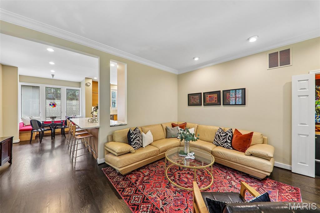 Taylor Place Twnhs - Residential