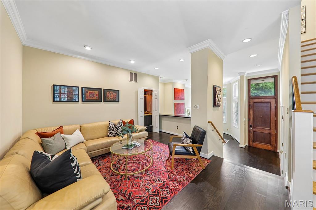 Taylor Place Twnhs - Residential