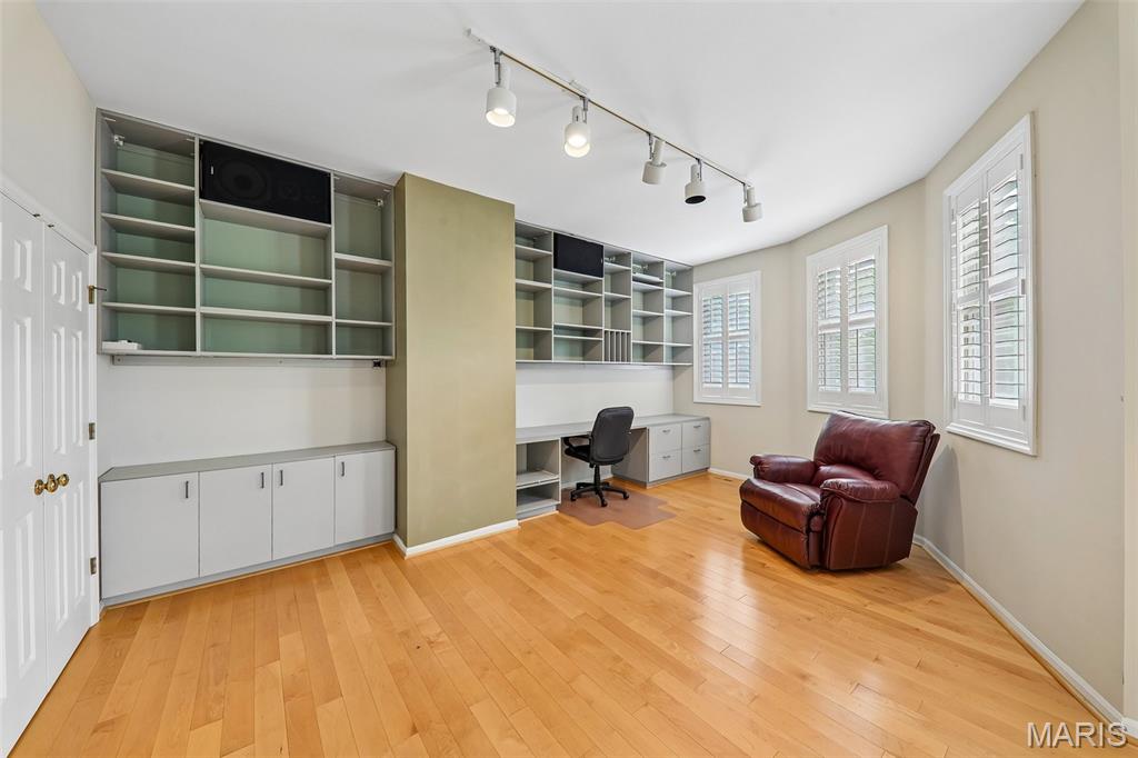 Taylor Place Twnhs - Residential