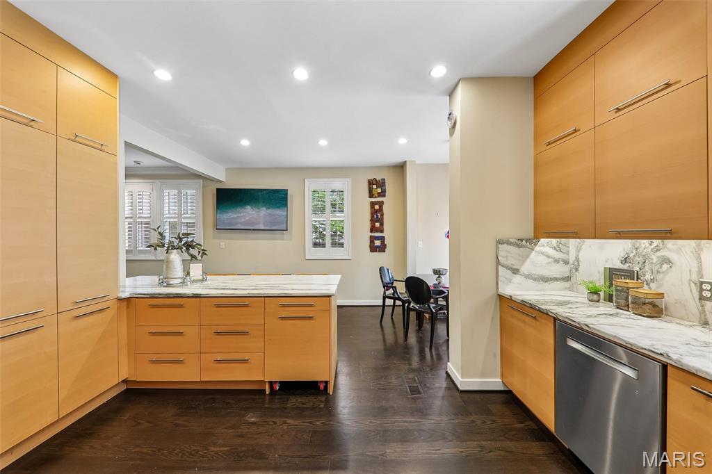 Taylor Place Twnhs - Residential
