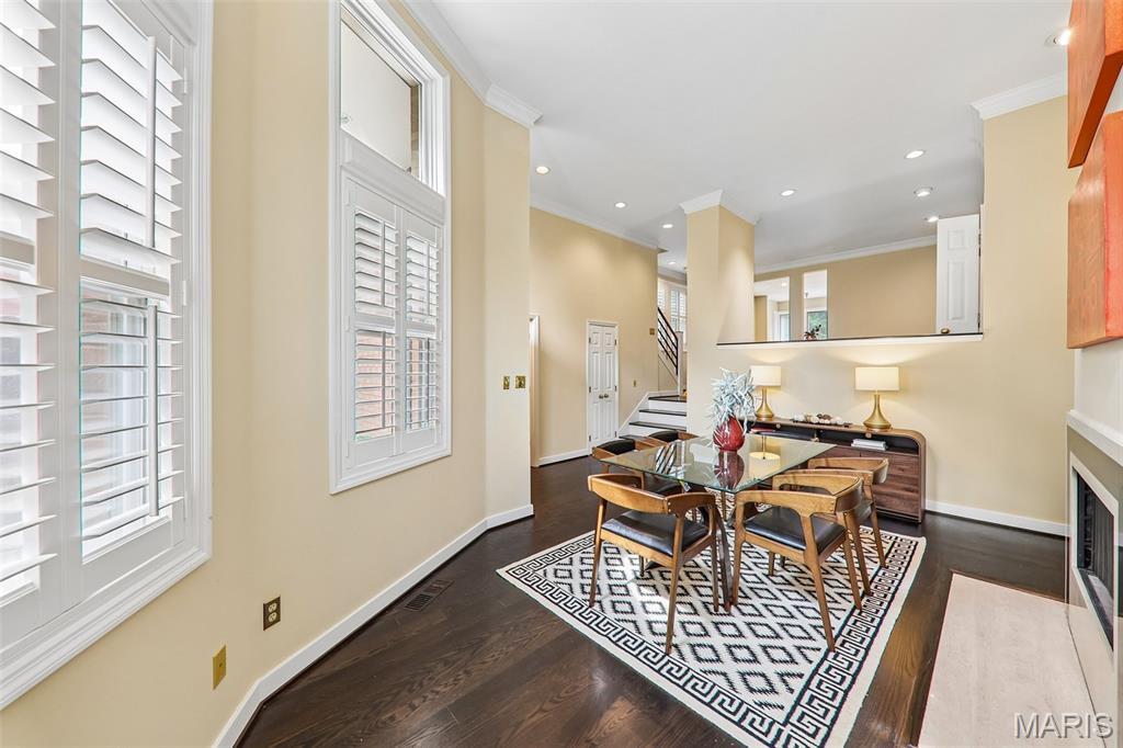 Taylor Place Twnhs - Residential