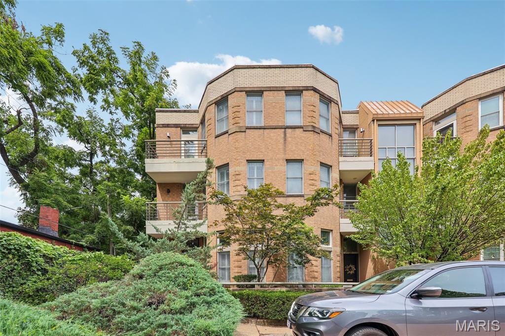 Taylor Place Twnhs - Residential