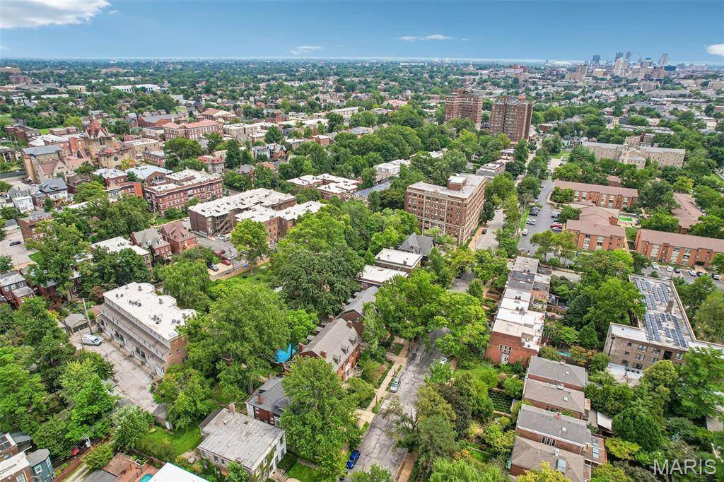 Taylor Place Twnhs - Residential