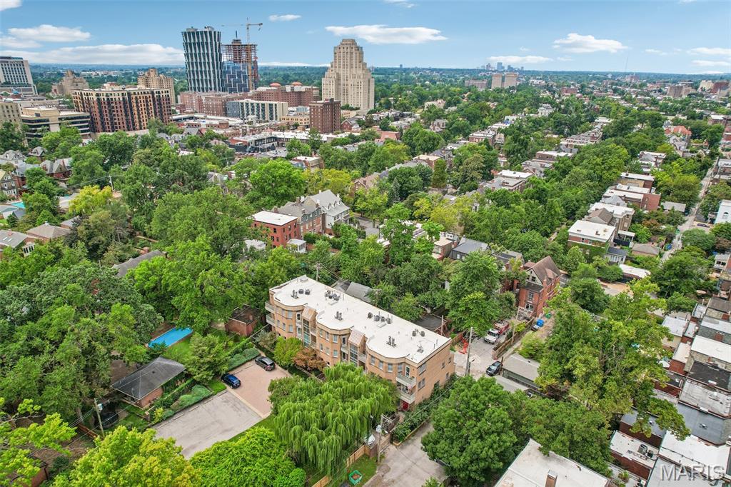 Taylor Place Twnhs - Residential