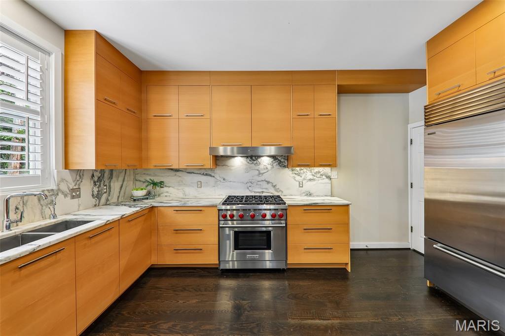 Taylor Place Twnhs - Residential