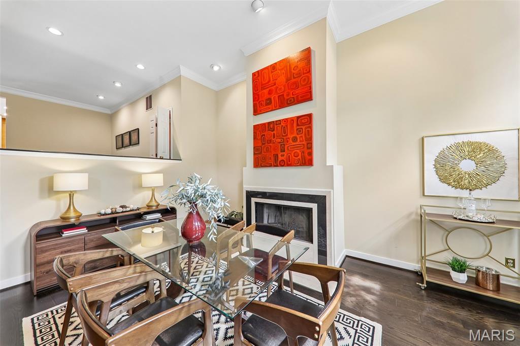 Taylor Place Twnhs - Residential