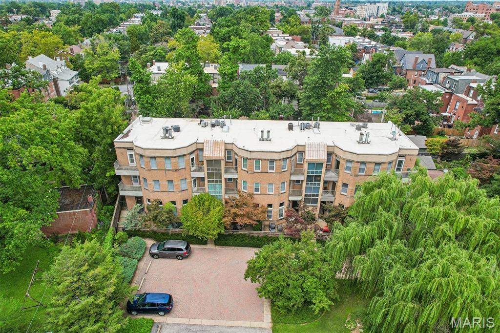 Taylor Place Twnhs - Residential