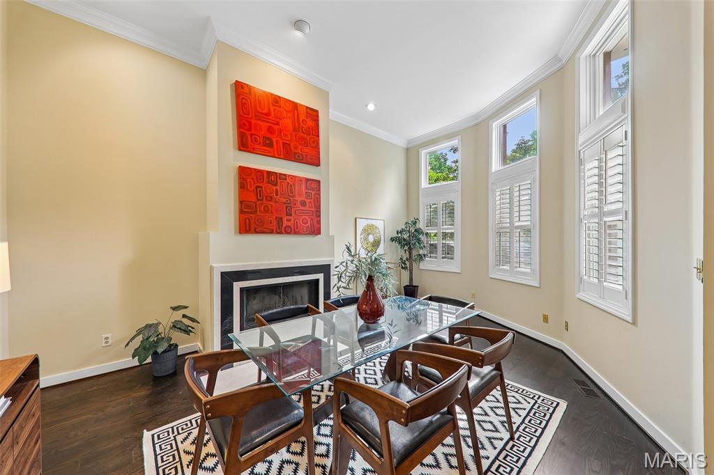 Taylor Place Twnhs - Residential
