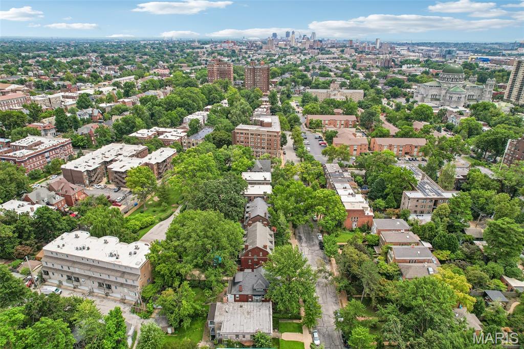 Taylor Place Twnhs - Residential