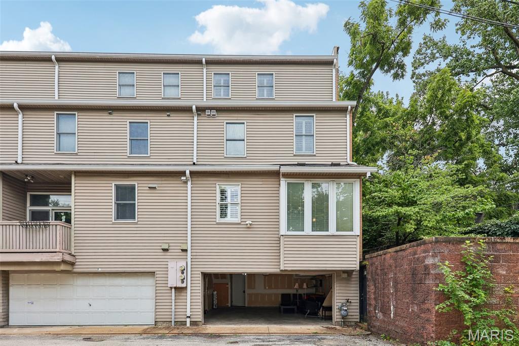 Taylor Place Twnhs - Residential
