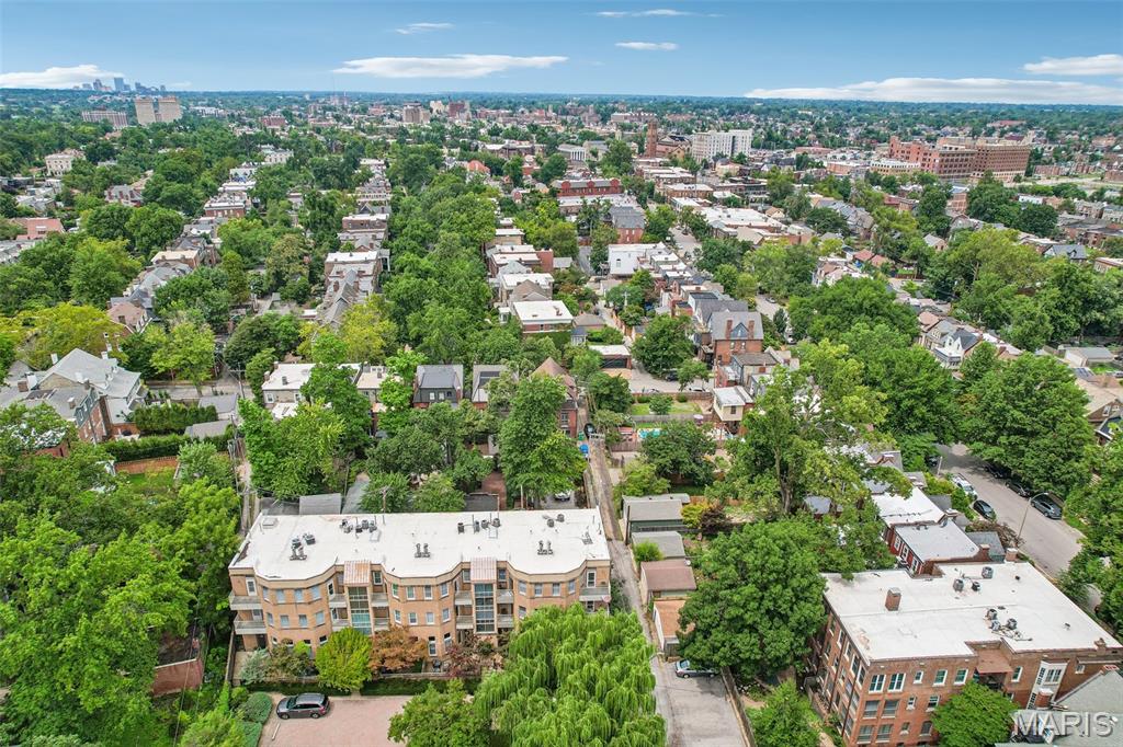 Taylor Place Twnhs - Residential