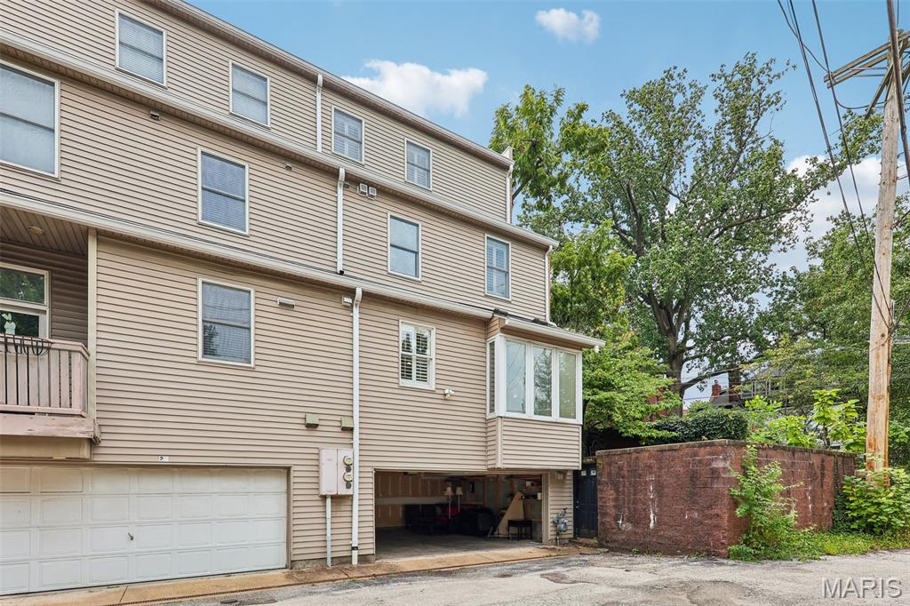 Taylor Place Twnhs - Residential