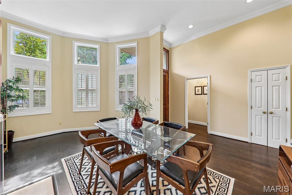 Taylor Place Twnhs - Residential