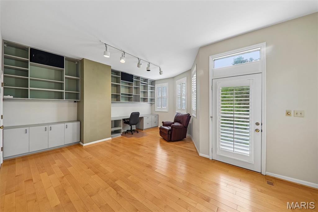 Taylor Place Twnhs - Residential