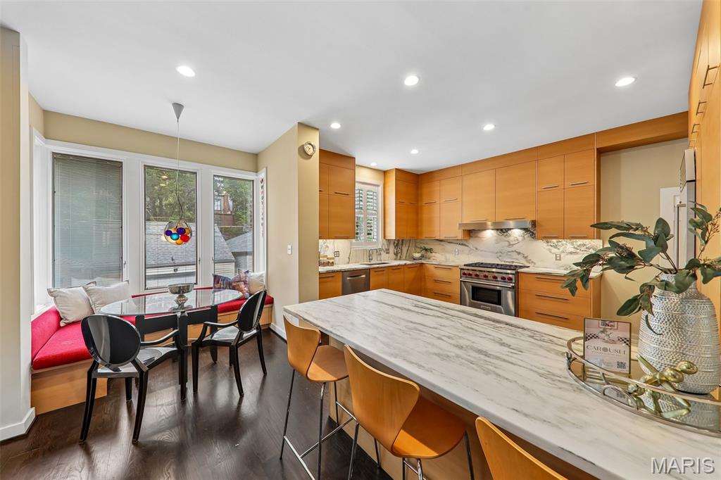 Taylor Place Twnhs - Residential