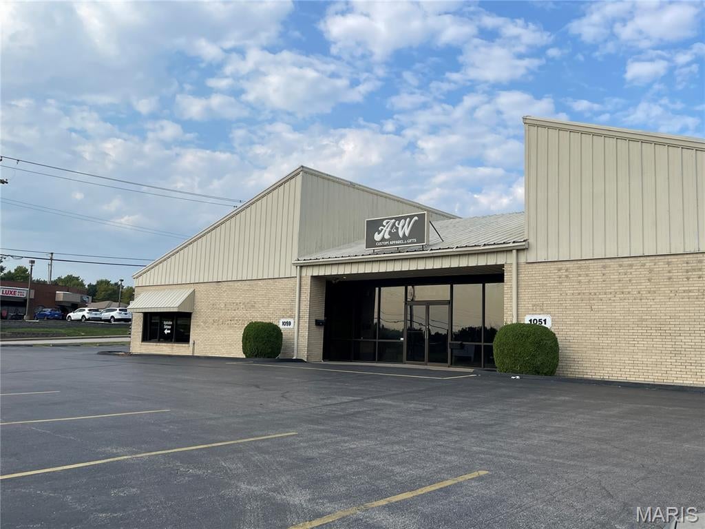 None - Commercial Lease