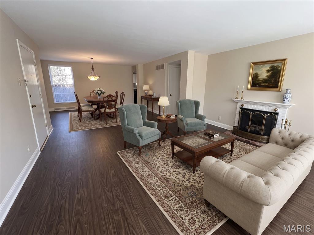 Available for immediate occupancy! Spacious 3-bedroom, 2-bath ground-level condo in the heart of Town & Country. This end-unit residence offers a bright, comfortable layout with luxury vinyl plank flooring, neutral finishes and abundant natural light. The primary suite features a walk-in closet, with generous storage throughout the home. Newer appliances are included. Additional conveniences include a private washer and dryer located in the lower-level common area, a lower-level storage locker and one assigned parking space. Enjoy an incredibly convenient location near Mason and Clayton Roads, with Starbucks, Straub’s Market and Town Square close by, plus easy access to Longview Farm Park, Queeny Park, walking trails, Highway 64/40 and Highway 141. Minimum 12-month lease. Tenant responsible for all utilities. Minimum 60-day notice required prior to vacating. Security deposit equal to one month's rent. Online application required. Non-Functional fireplace tenant pays electric, gas, internet.