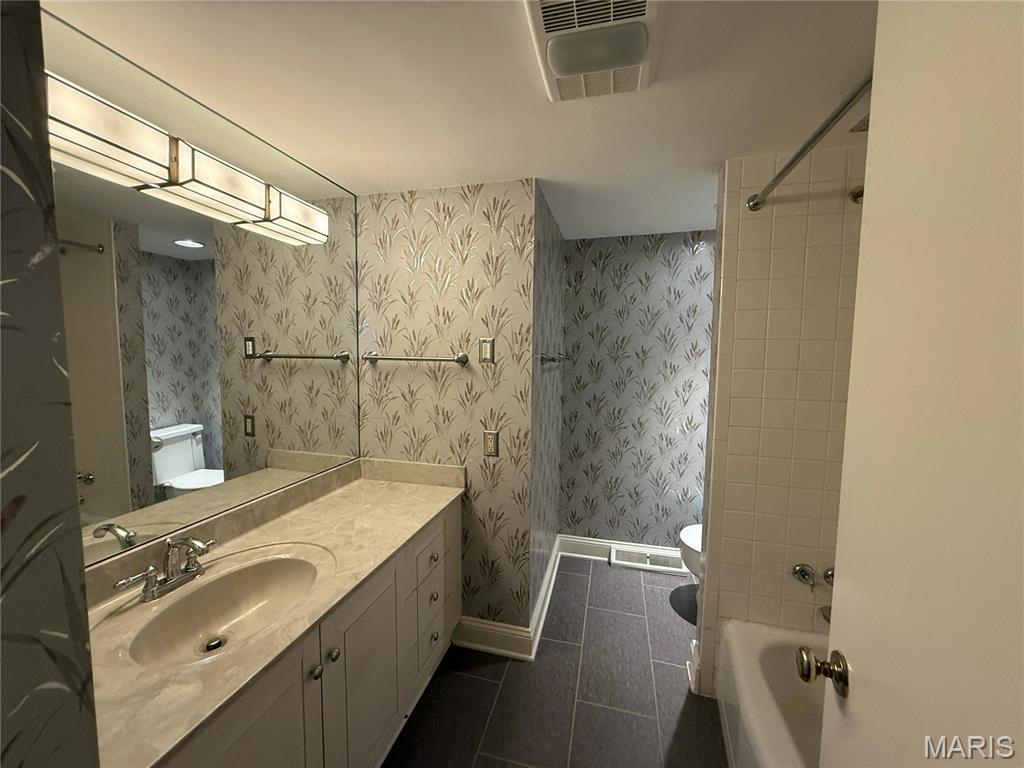 Mason Woods Village Condo - Residential Lease