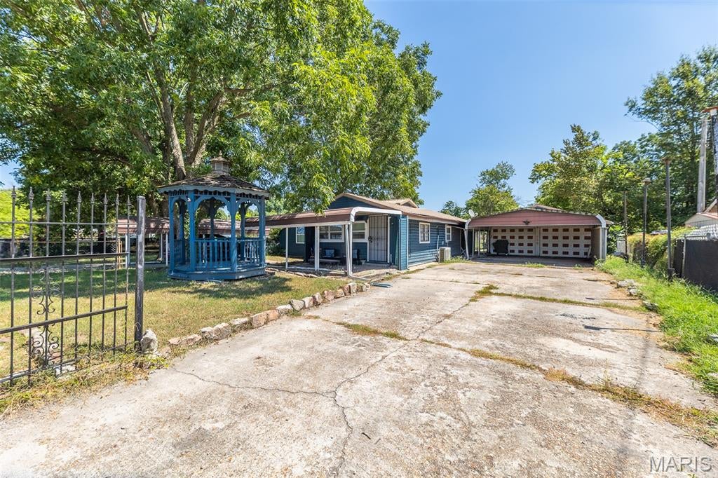 656 5th St, Qulin, mo 63961
$79,900
954 sq. ft.

This charming 2 Bedroom, 1 bath home offers nice updated living space. Recent improvements include brand new doors and windows. A remodeled bathroom and a newer mini split system. The bigger bedroom offers a nice walk in closet, with plenty of space. There is a 2 car garage with two garage doors, two gated drive ways, two carports with 3 covered parking spaces. A gazebo in the front yard,  two storage sheds that could use a little work. The entire property has a chain link fence going all the way around it. If you are looking for a property that has a big yard, a lot of storage space, that is fenced in this property might be for you! 

Call today to schedule a showing!
