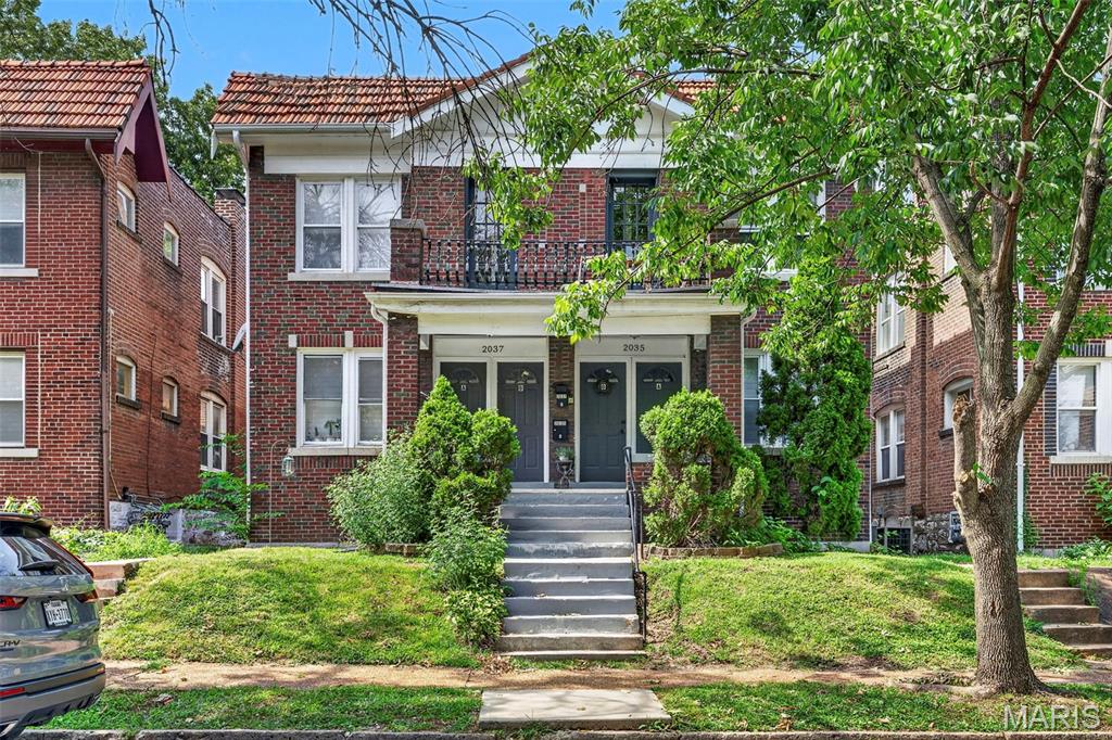 Welcome to an investor’s dream in a superb location! Situated within walking distance to local coffee shops, restaurants, and the Missouri Botanical Garden, this 4-family property offers a great opportunity to add a fully occupied, income-producing property to your portfolio. Each of the four units features 2 bedrooms and 1 bathroom and has been thoughtfully updated with newer flooring, fresh paint, updated light fixtures, kitchens, and bathrooms. The building is currently fully occupied with tenants in place, providing steady and reliable income from day one. Outside, the property also features convenient off-street parking located behind the building, a huge bonus for tenants in this area. With updated units, strong rental potential, and an excellent location close to some of St. Louis’ most popular attractions, this is a great opportunity for an investor looking for a solid multifamily property with the hard work already completed. Don’t miss your chance to add four great units to your portfolio!