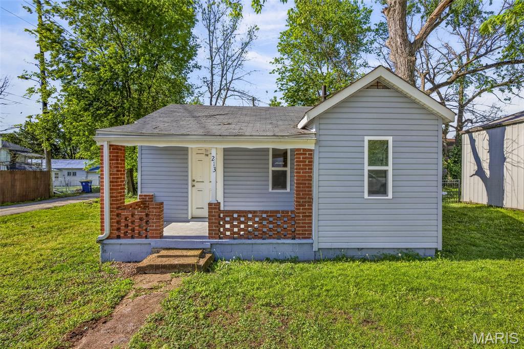 Charming opportunity in the heart of town! This cozy 2 bed, 1 bath home is full of character and ready for your personal touch. With a little TLC, this gem could truly shine—making it the perfect option for first-time buyers, investors, or anyone looking to create something special. Whether you’re looking to renovate and make it your own or add to your investment portfolio, this home offers incredible potential!  Don’t miss your chance to bring this charming space back to life!

Seller to do no repairs or inspections of any kind. Home being sold AS-IS.