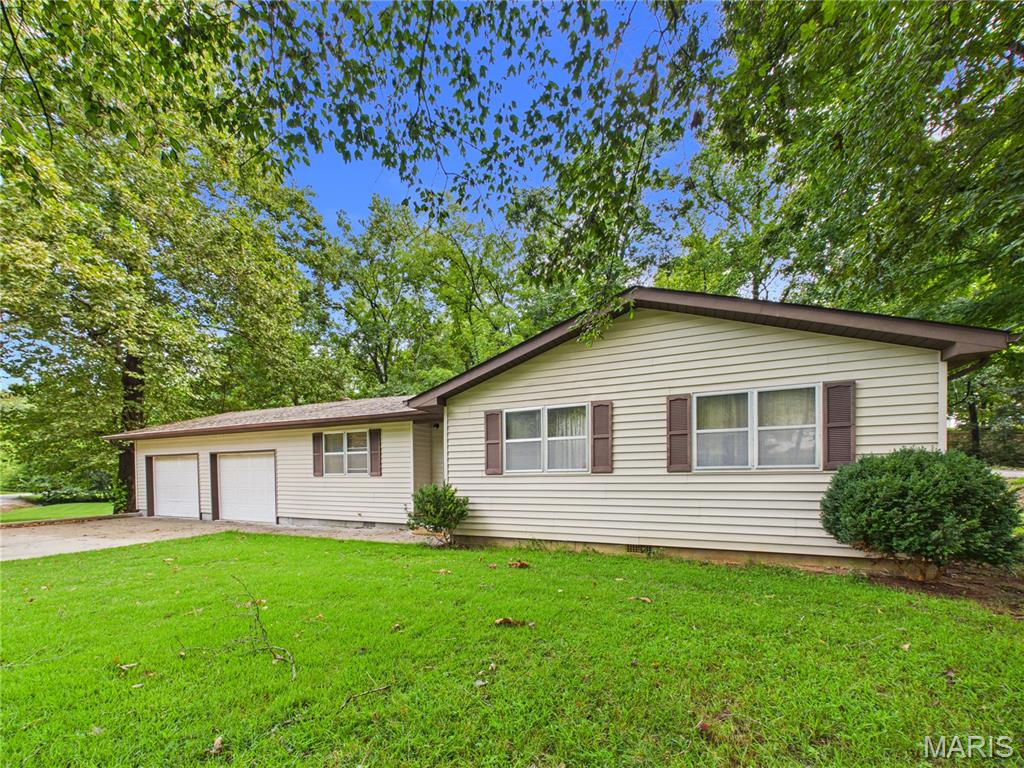 Welcome home to this charming 3 bed, 1 bath ranch situated on a quiet corner lot in Jackson! Enjoy the added bonus of an extra lot, offering additional space for outside activities, gardening, or future possibilities. With its convenient single-level layout, peaceful location, and attractive price point, this property is a fantastic opportunity for first time byers, downsizers, or investors alike. Affordable, functional, and full of potential-don't miss your chance to make it yours!