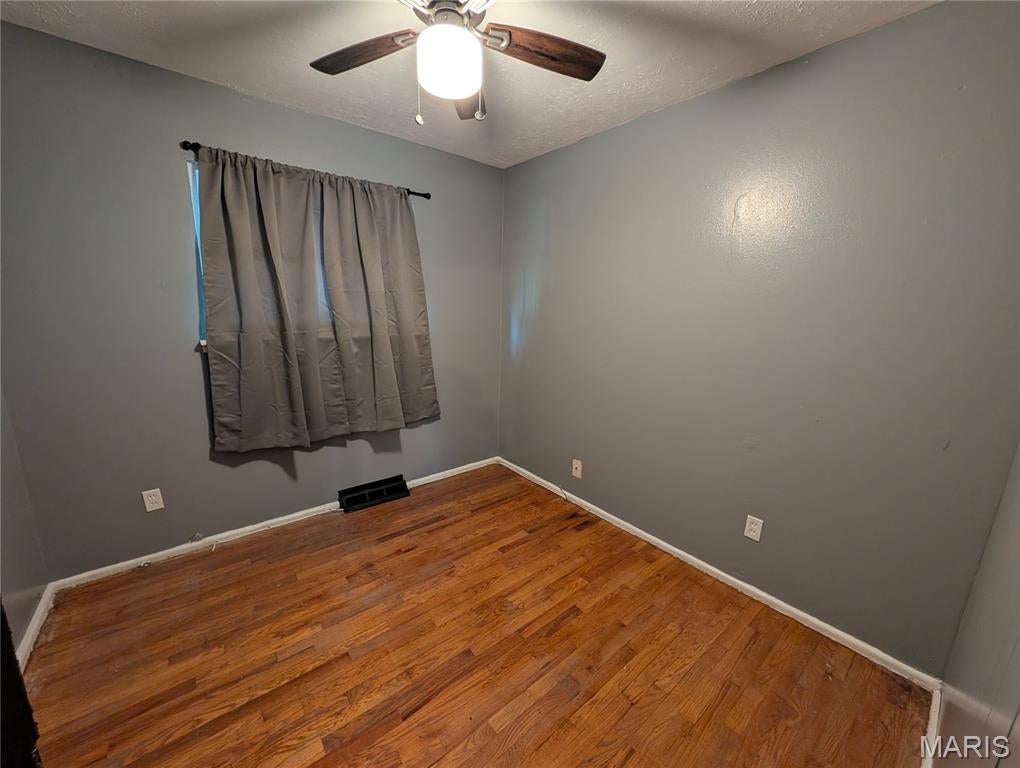 Castle Point Unit 3 - Residential Lease